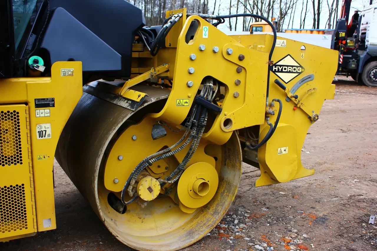 2017 Caterpillar CD10, 5.890 mth, Import Auf Lager in der EU — Foto 10 z 24