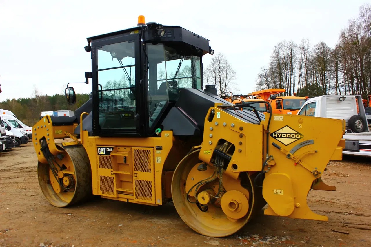 2017 Caterpillar CD10, 5.890 mth, Import Auf Lager in der EU — Foto 11 z 24