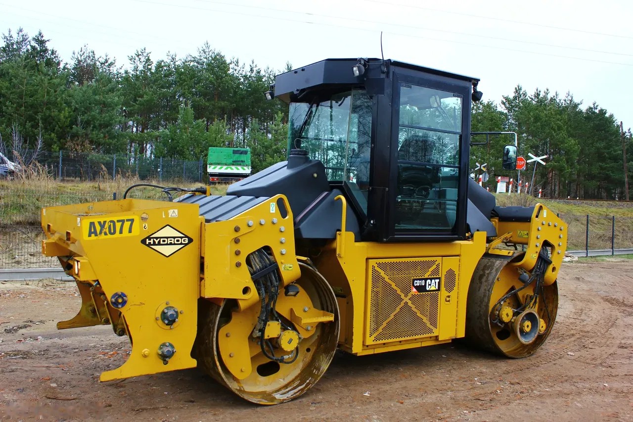 2017 Caterpillar CD10, 5.890 mth, Import Auf Lager in der EU — Foto 2 z 24