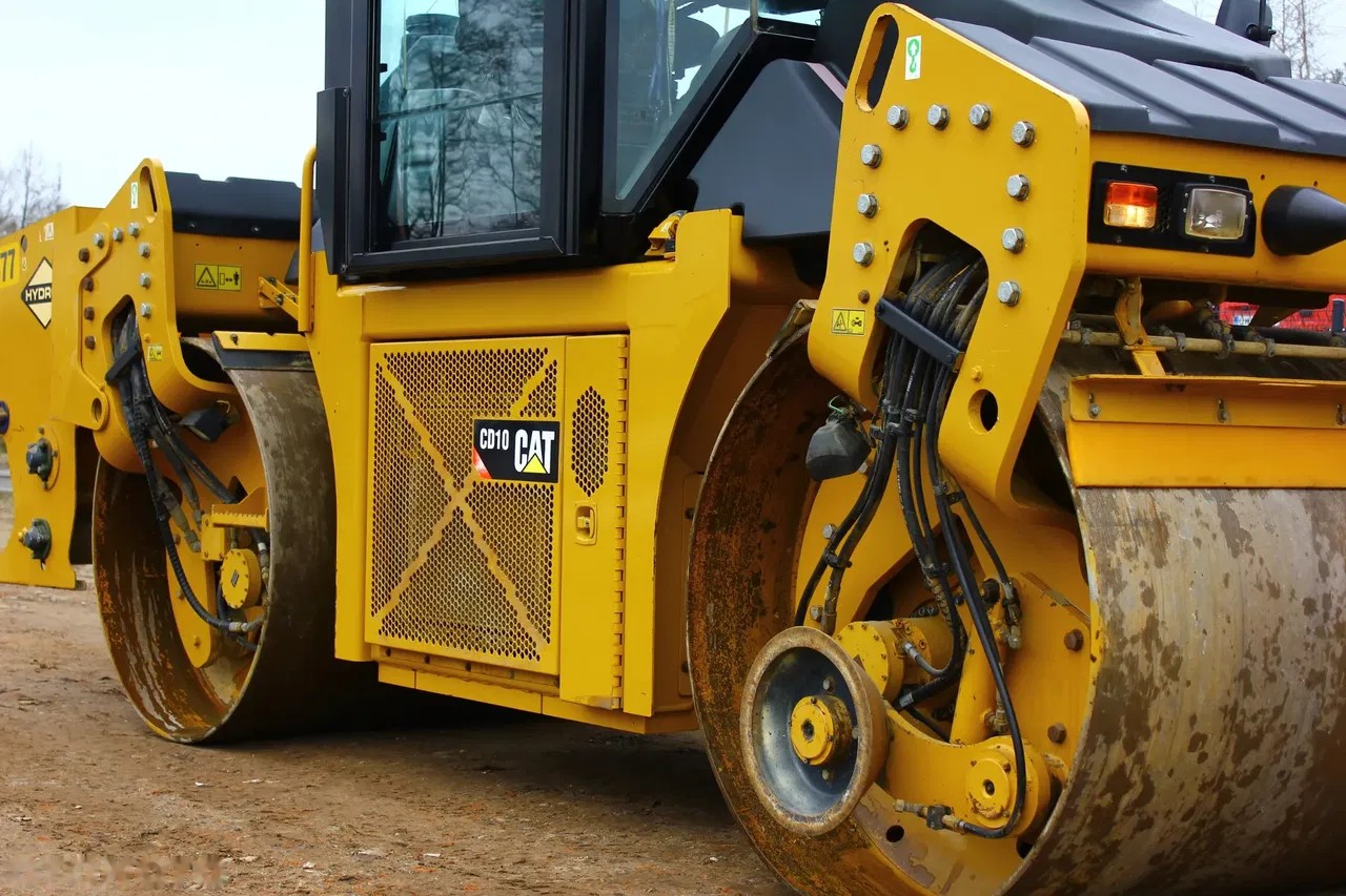 2017 Caterpillar CD10, 5.890 mth, Import Auf Lager in der EU — Foto 4 z 24