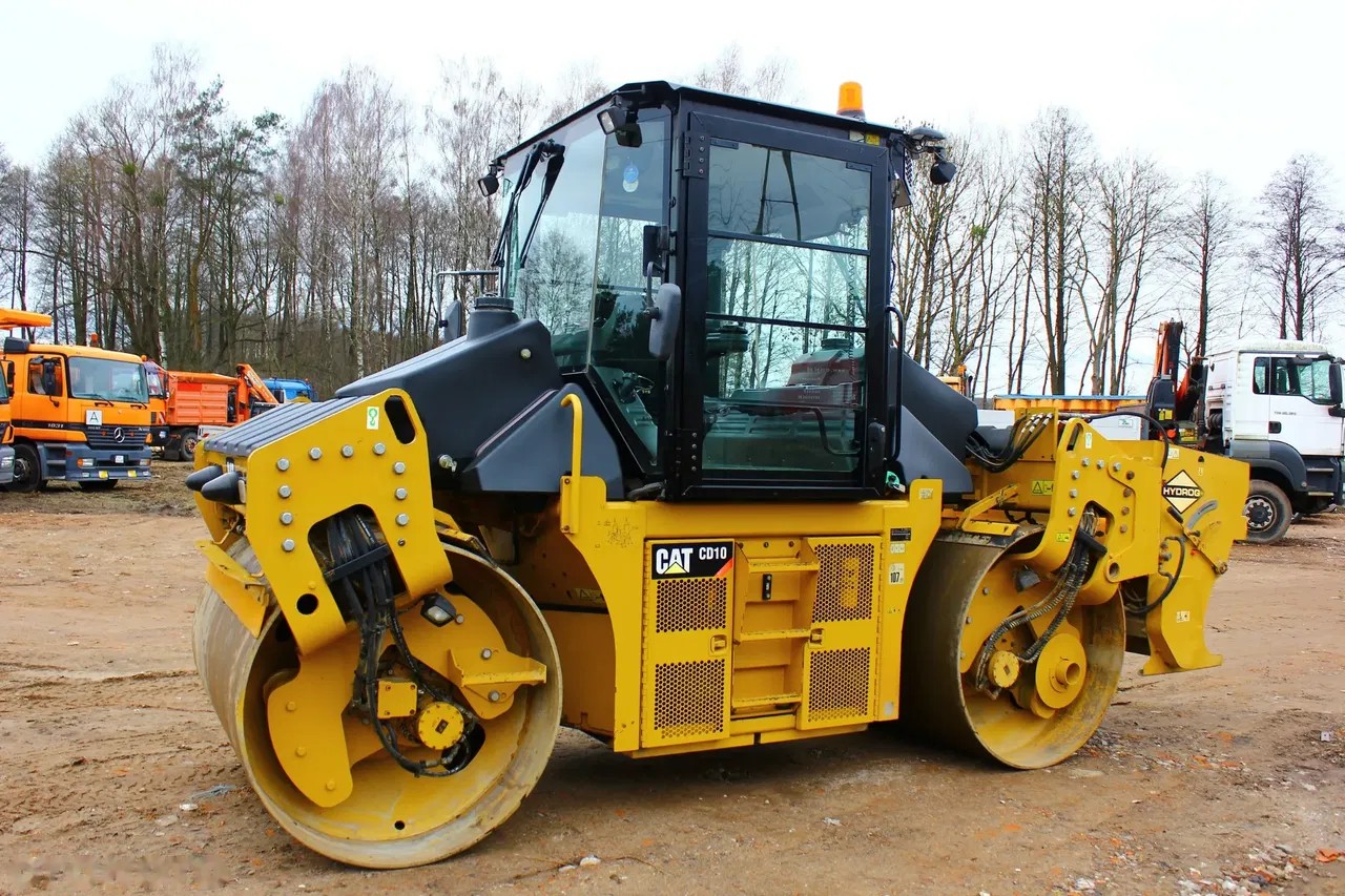 2017 Caterpillar CD10, 5.890 mth, Import Auf Lager in der EU — Foto 8 z 24