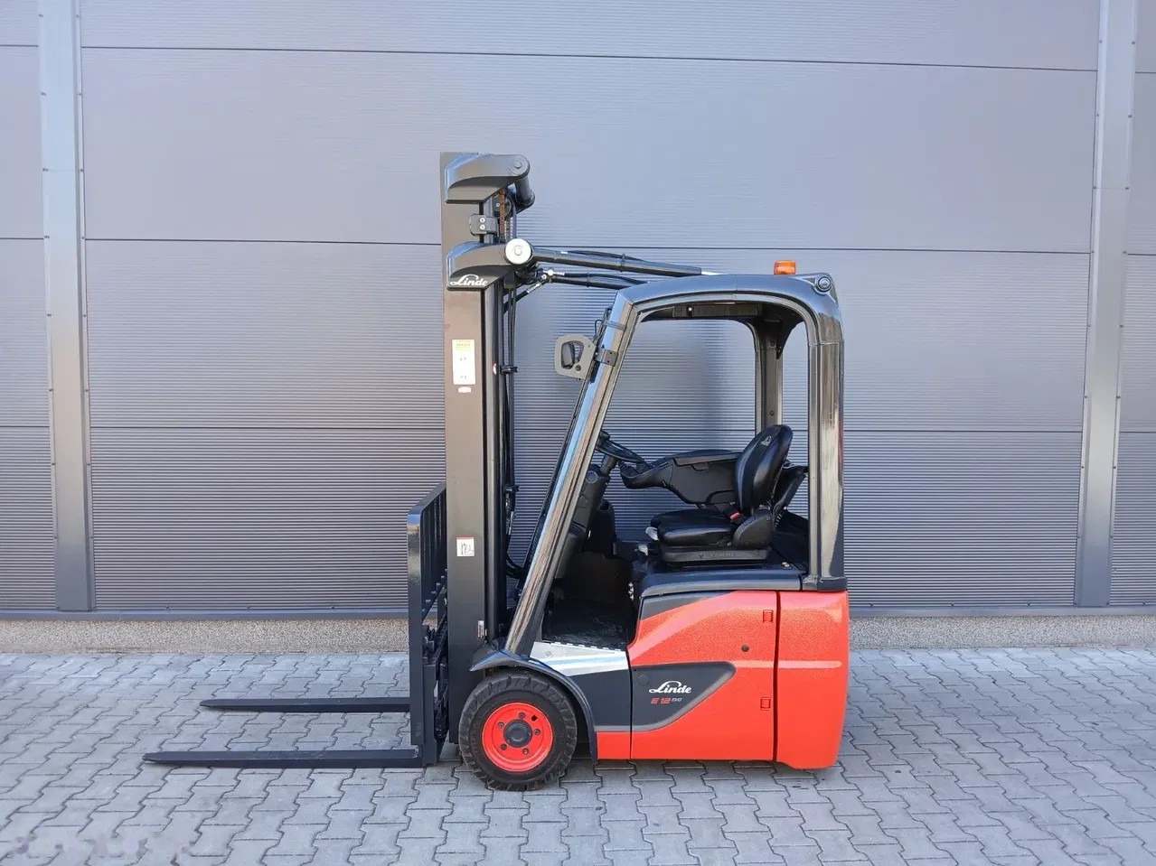2021 Linde E12-02, 335 mth, Import Auf Lager in der EU — Foto 10 z 12