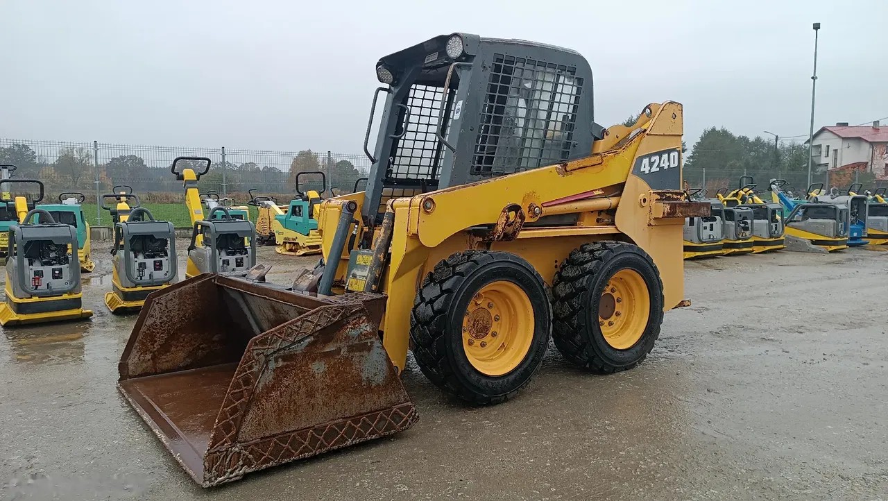 2010 Gehl 4240, Import Auf Lager in der EU — Foto 10 z 11