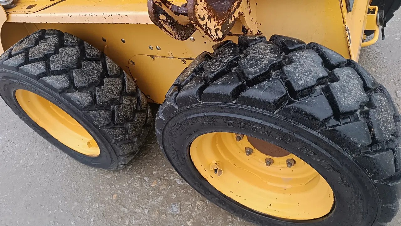 2010 Gehl 4240, Import Auf Lager in der EU — Foto 8 z 11