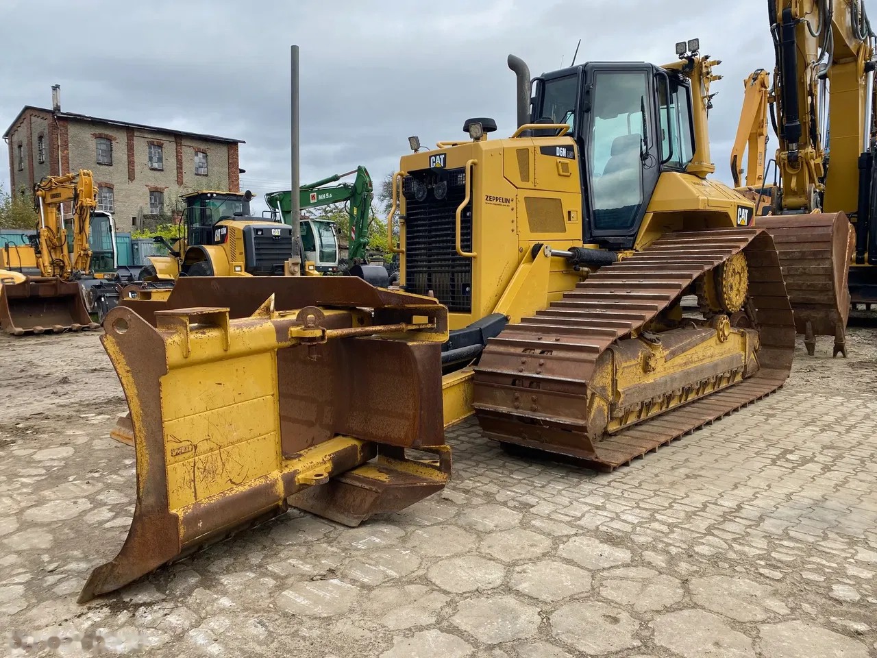 2017 Caterpillar D6N, 8.000 mth, Import Auf Lager in der EU — Foto 4 z 23