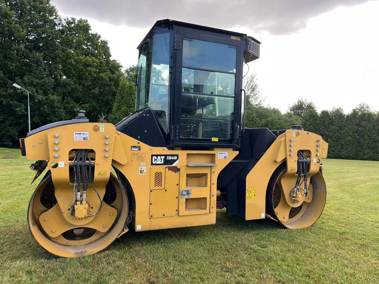 2015 Caterpillar CB44B, 800 mth, Import Auf Lager in der EU — Foto 3 z 10
