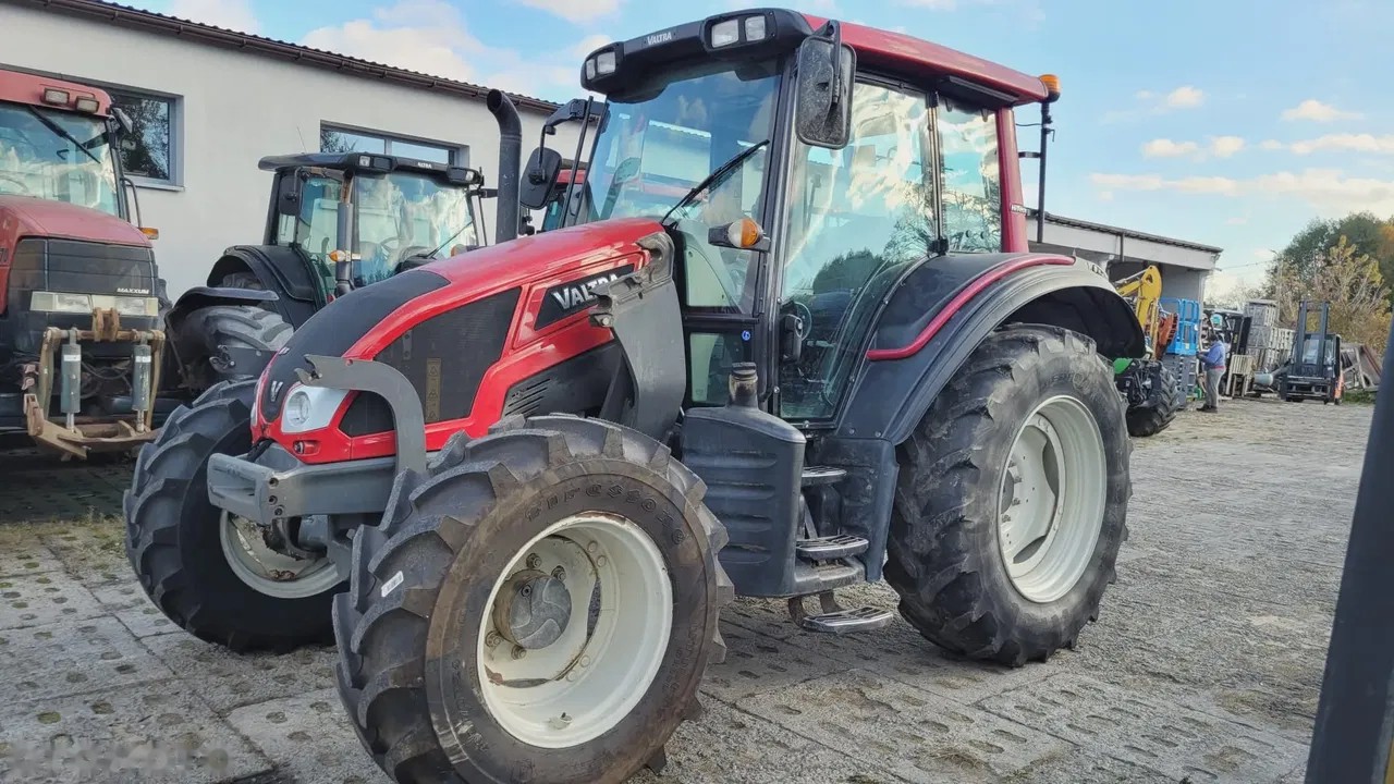 2016 Valtra N93, 7.265 mth, Import Auf Lager in der EU — Foto 4 z 14