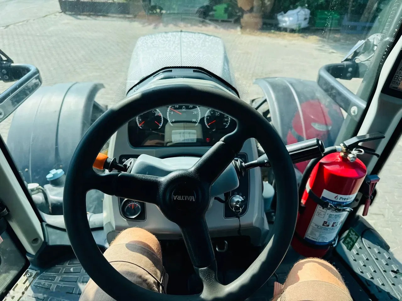 2018 Valtra T254 Versu, 8.300 mth, Import Auf Lager in der EU — Foto 10 z 15