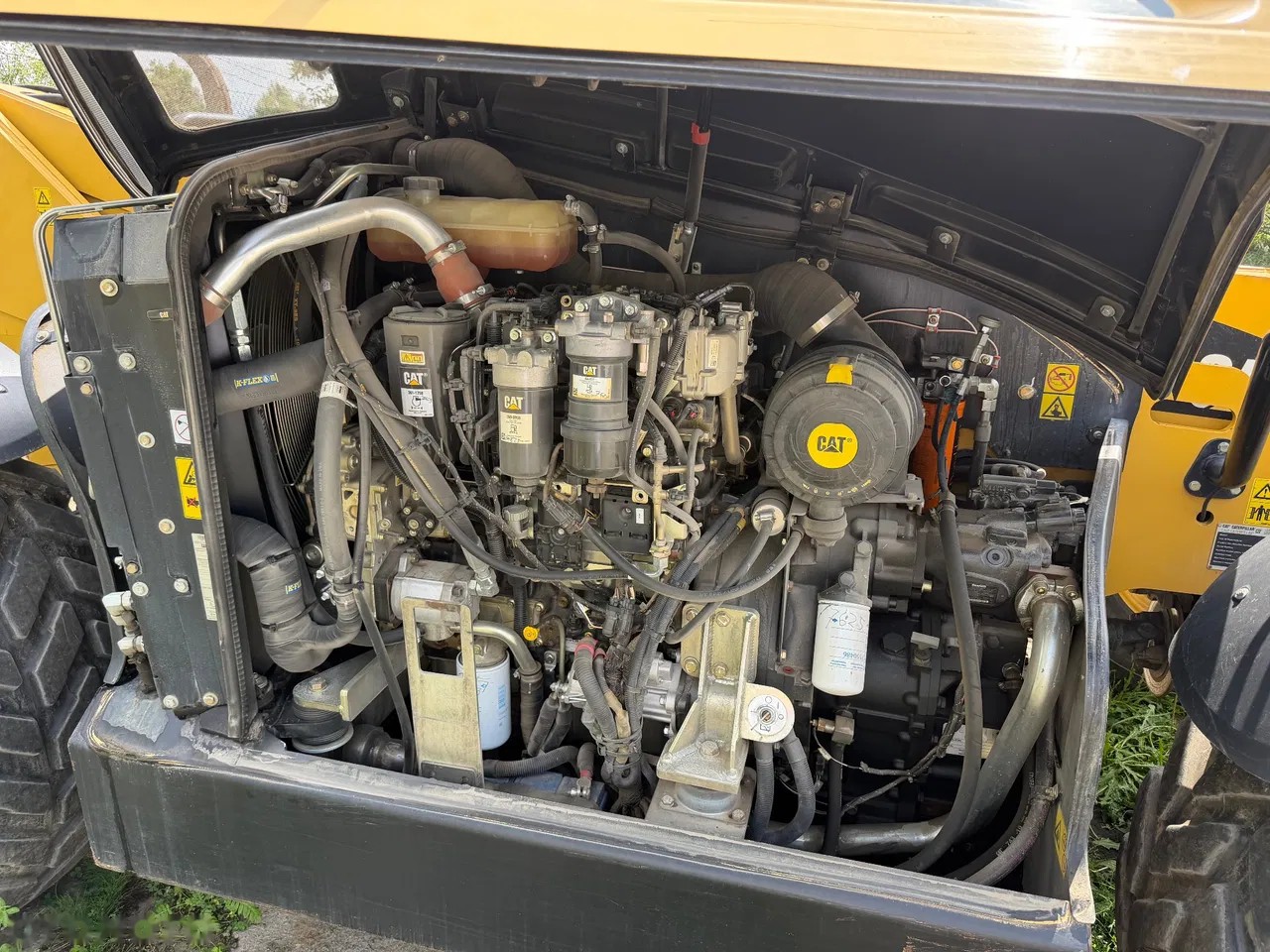 2016 Caterpillar TH337C, 7.400 mth, Import Auf Lager in der EU — Foto 12 z 12