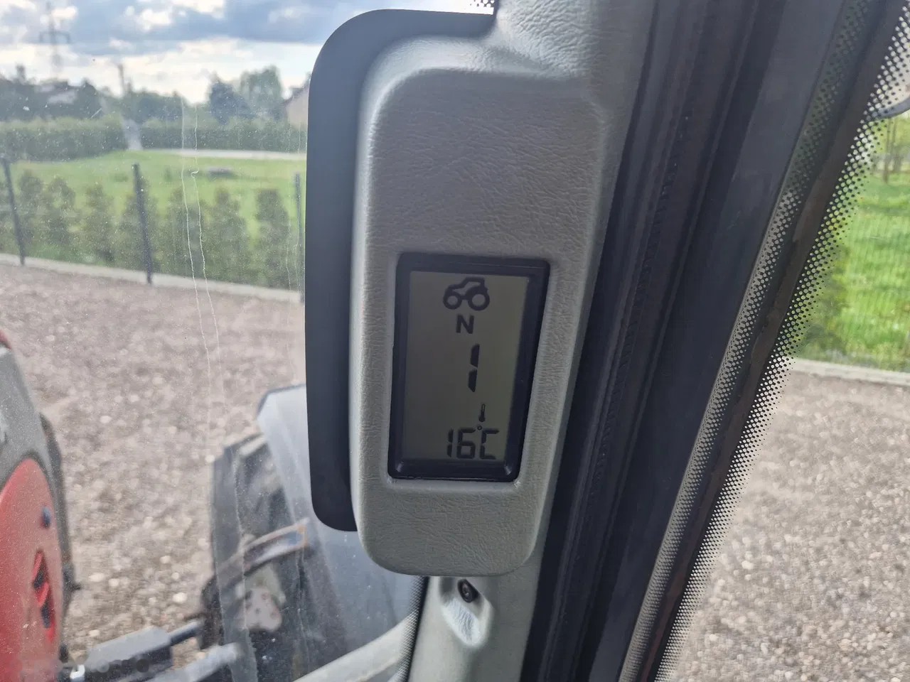 2008 Valtra N111 HiTech, 8.218 mth, Import Auf Lager in der EU — Foto 15 z 24