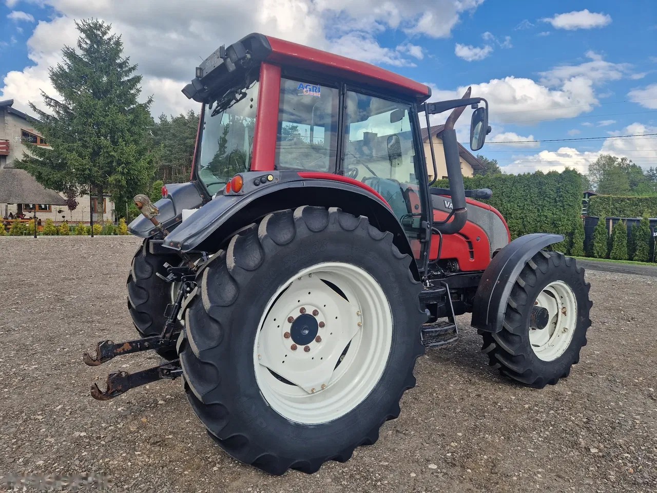 2008 Valtra N111 HiTech, 8.218 mth, Import Auf Lager in der EU — Foto 3 z 24