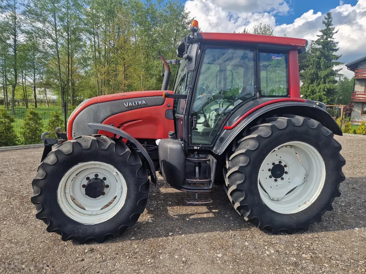 2008 Valtra N111 HiTech, 8.218 mth, Import Auf Lager in der EU — Foto 6 z 24