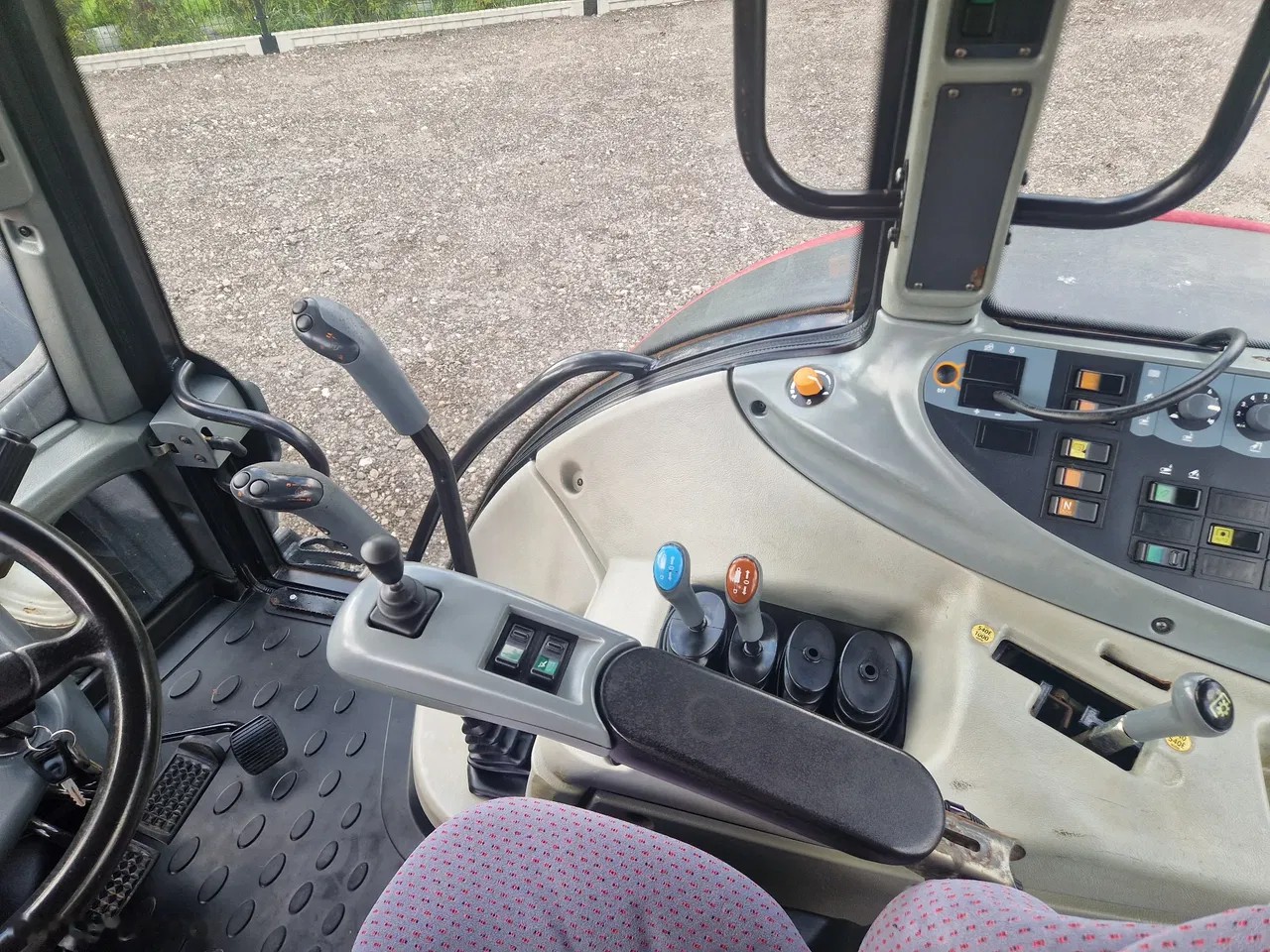2008 Valtra N111 HiTech, 8.218 mth, Import Auf Lager in der EU — Foto 9 z 24