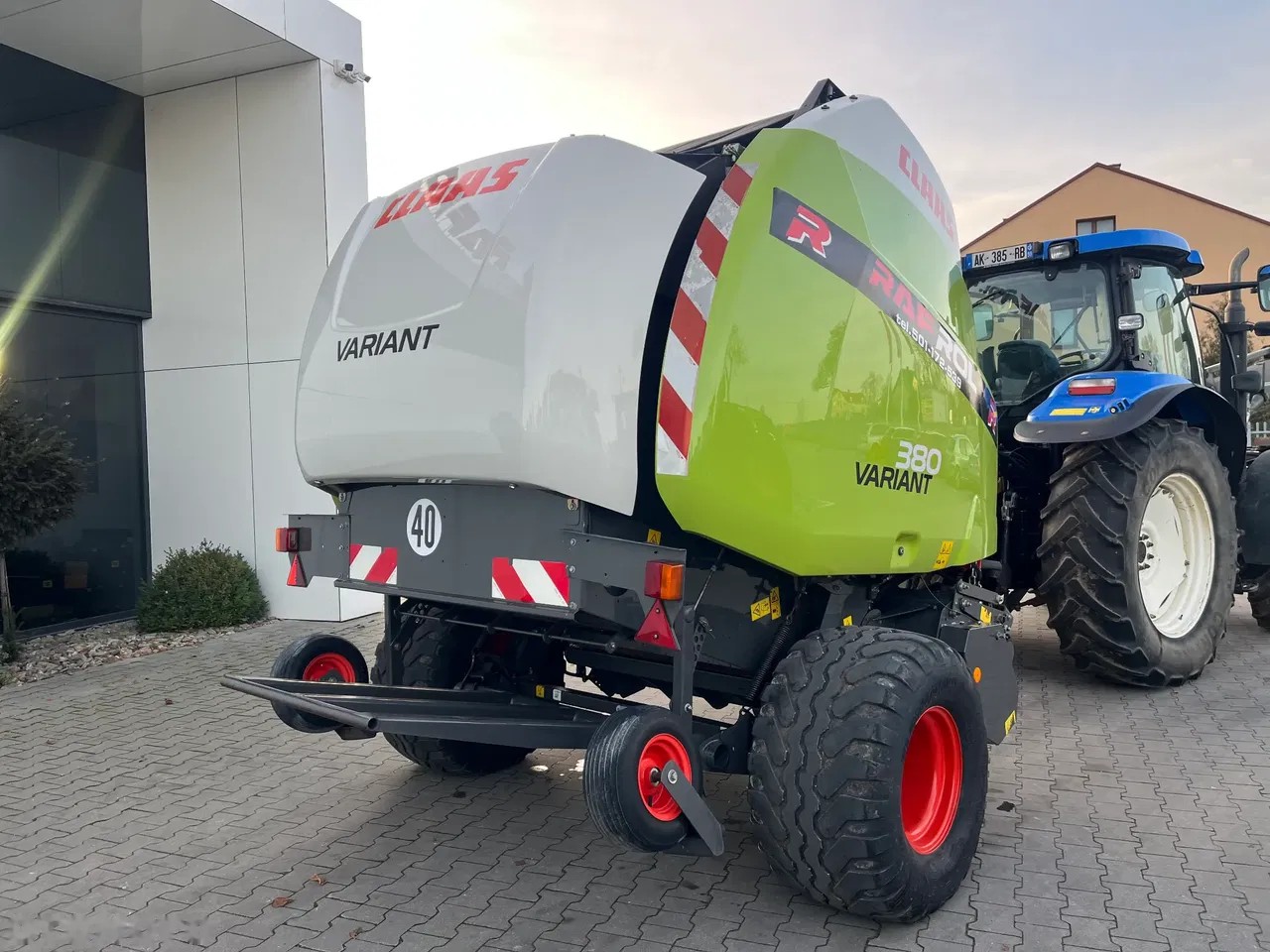 2013 Claas Variant 380, Import Auf Lager in der EU — Foto 4 z 13