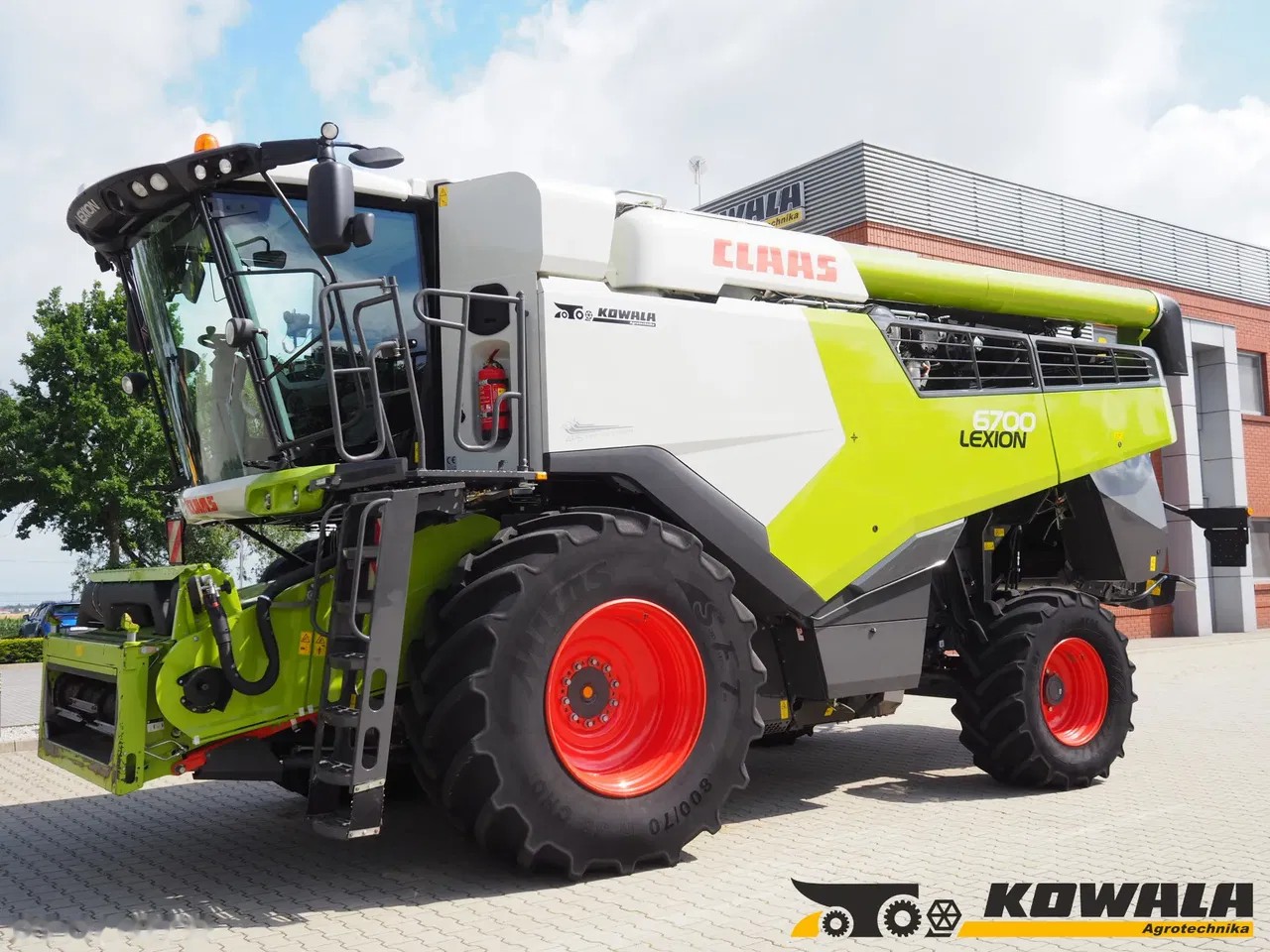 2020 Claas LEXION, 1.924 mth, Import Auf Lager in der EU — Foto 1 | AMECAR 2020 Claas LEXION, 1.924 mth, Import Auf Lager in der EU — Foto 1