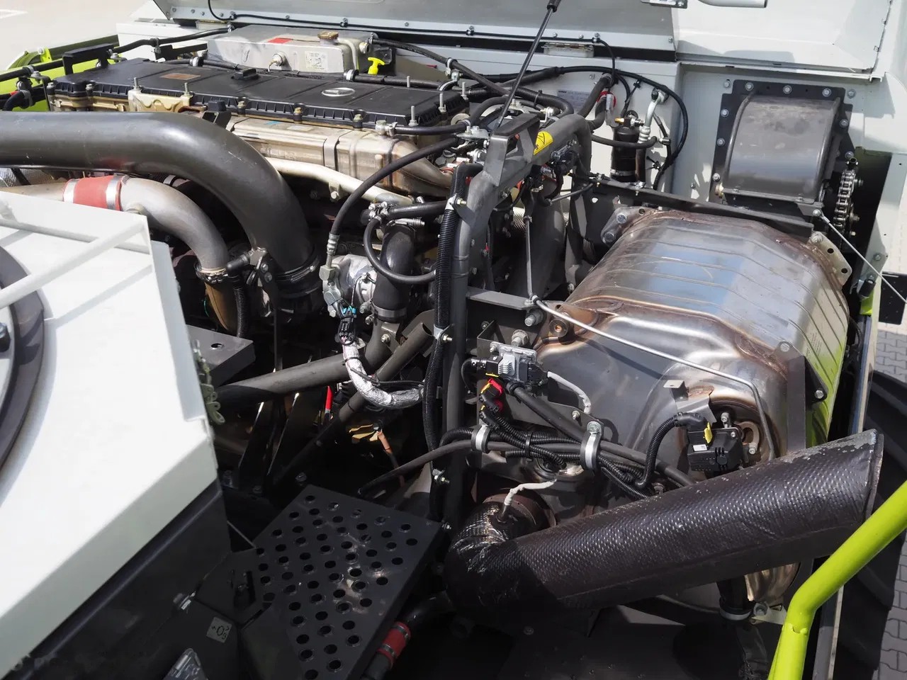 2020 Claas LEXION, 1.924 mth, Import Auf Lager in der EU — Foto 9 z 12