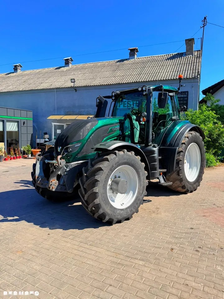 2021 Valtra T214 Versu, Import Auf Lager in der EU — Foto 1