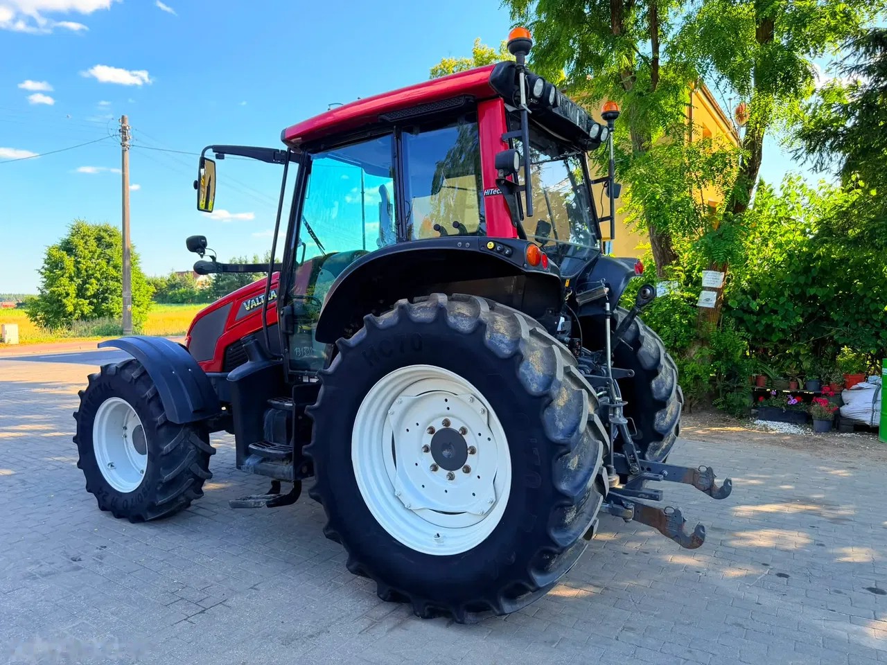 2014 Valtra N93 HiTech, 6.590 mth, Import Auf Lager in der EU — Foto 13 z 24