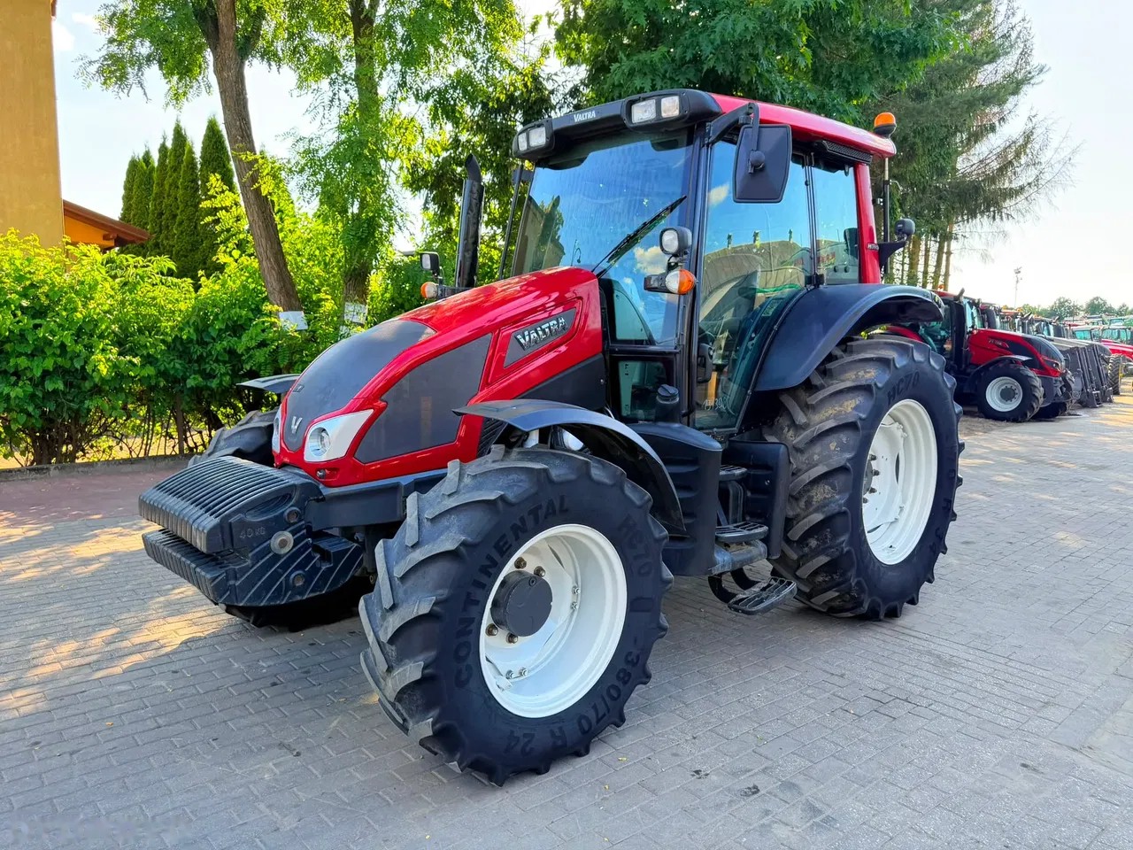 2014 Valtra N93 HiTech, 6.590 mth, Import Auf Lager in der EU — Foto 2 z 24