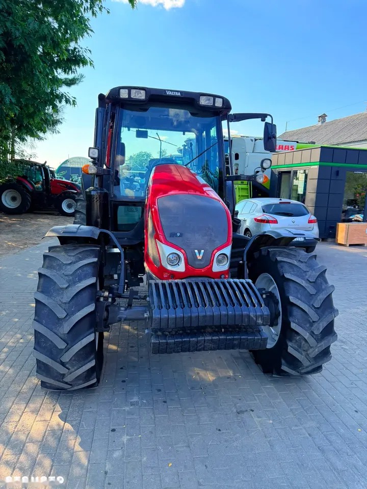 2014 Valtra N93 HiTech, 6.590 mth, Import Auf Lager in der EU — Foto 8 z 24