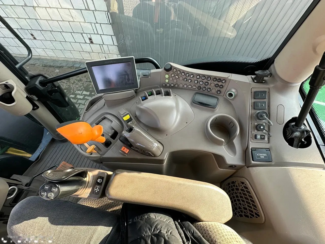 2018 John Deere 6155R, 5.265 mth, Import Auf Lager in der EU — Foto 8 z 8