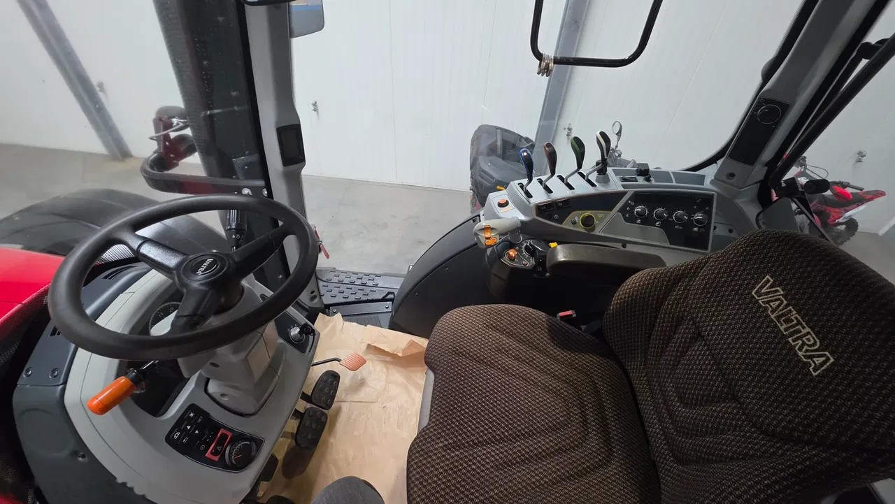 2015 Valtra, 4.200 mth, Import Auf Lager in der EU — Foto 5 z 24