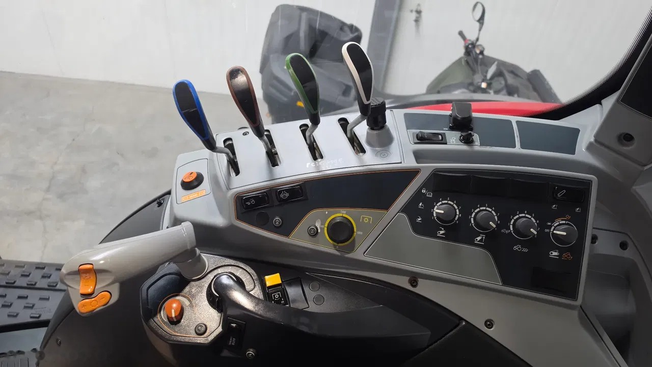 2015 Valtra, 4.200 mth, Import Auf Lager in der EU — Foto 6 z 24