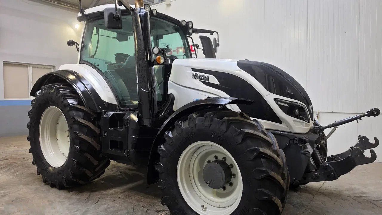 2015 Valtra, 4.200 mth, Import Auf Lager in der EU — Foto 7 z 24