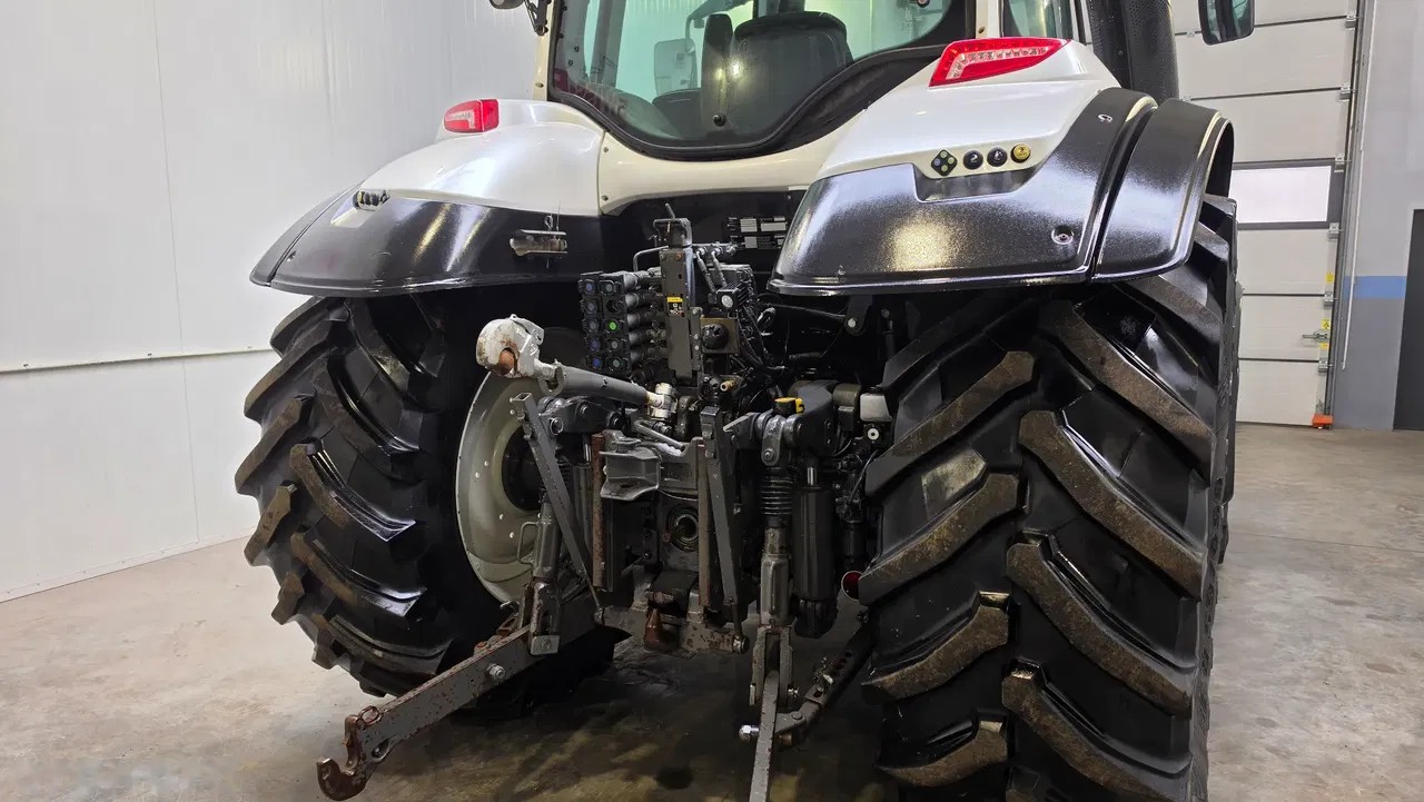 2015 Valtra, 4.200 mth, Import Auf Lager in der EU — Foto 8 z 24