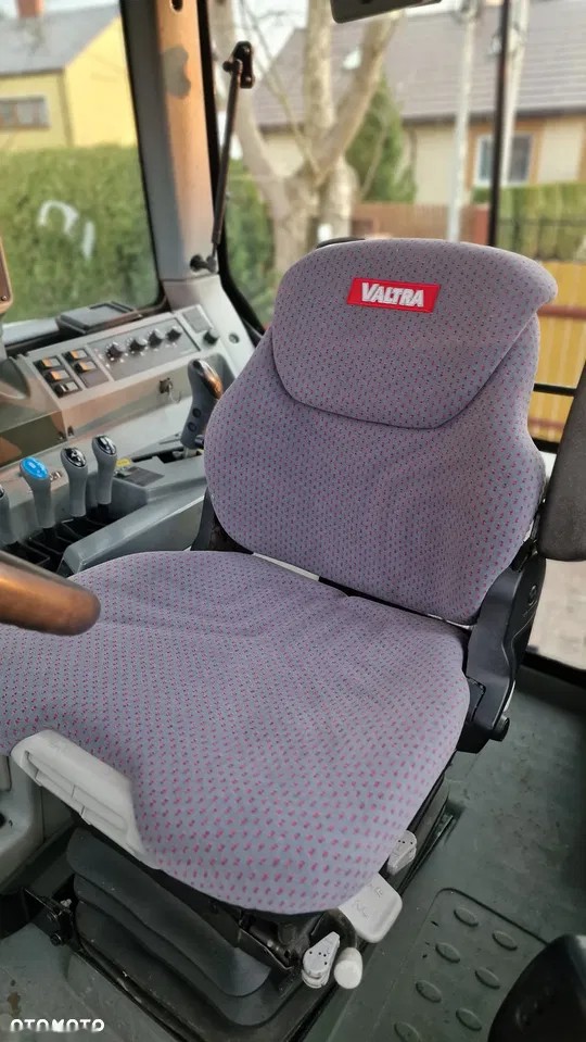 2007 Valtra N121, 12.300 mth, Import Auf Lager in der EU — Foto 10 z 24