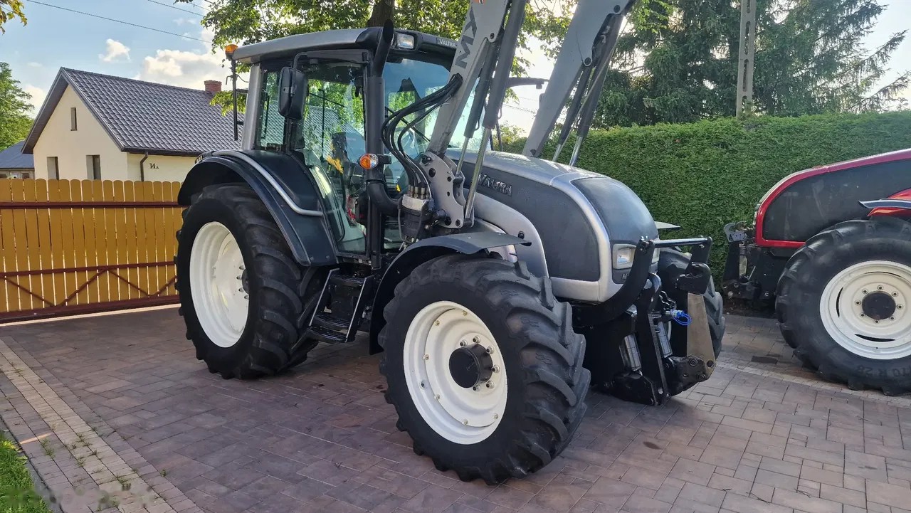2007 Valtra N121, 12.300 mth, Import Auf Lager in der EU — Foto 4 z 24