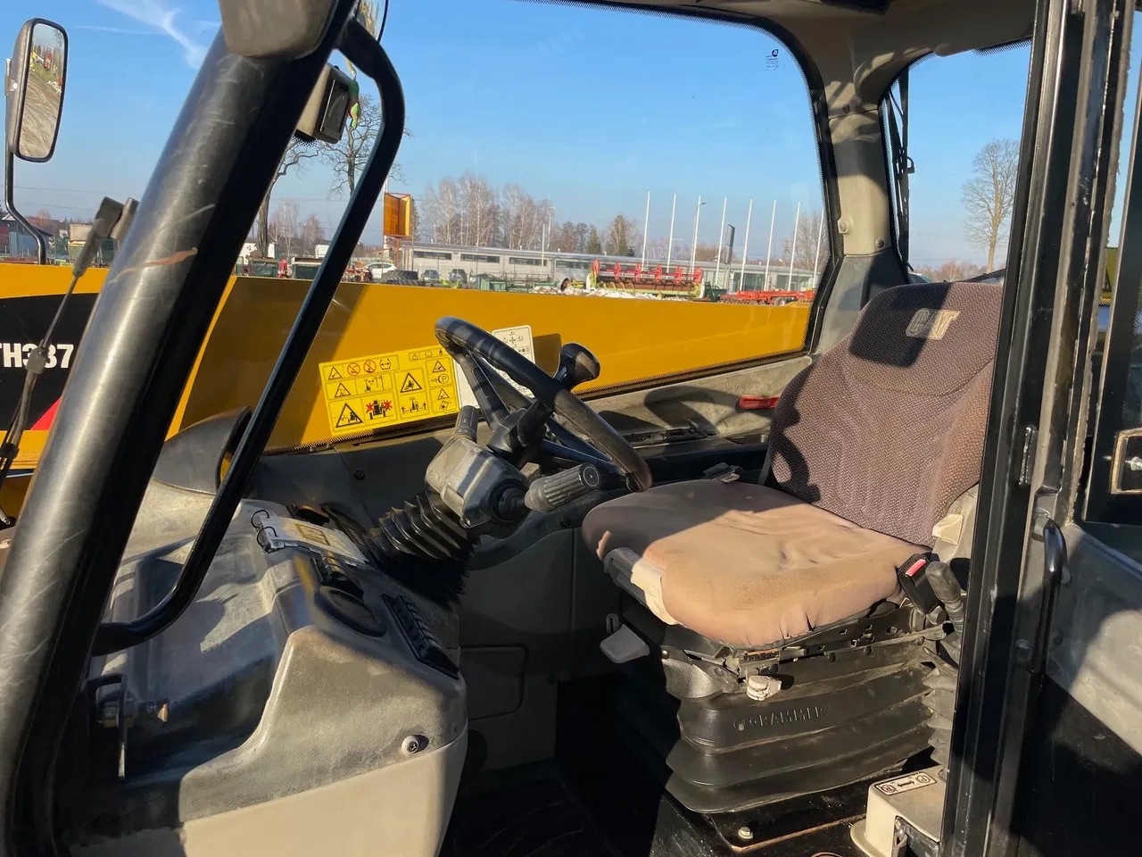 2011 Caterpillar TH 337, Import Auf Lager in der EU — Foto 12 z 17