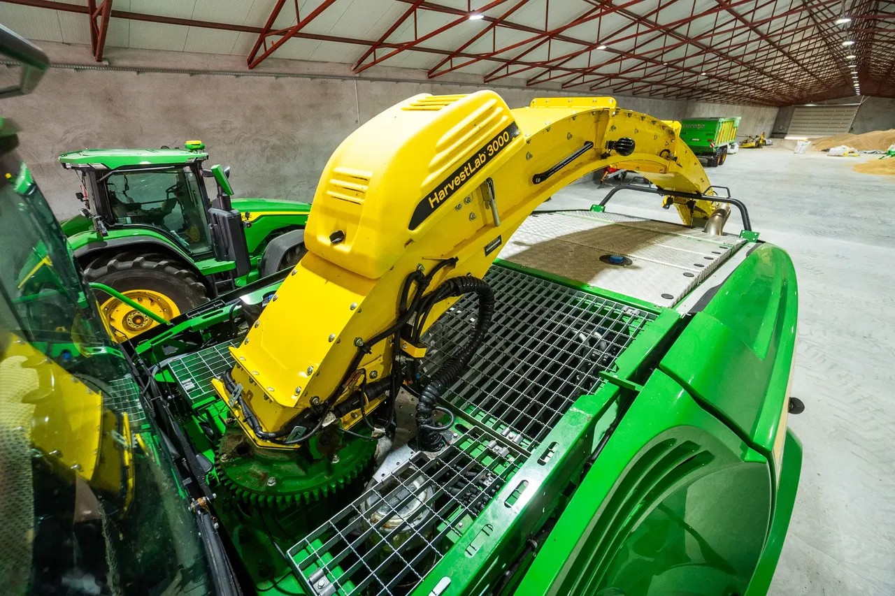 2022 John Deere 8300, 759 mth, Import Auf Lager in der EU — Foto 14 z 14