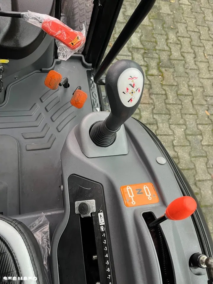 2025 Solis 26 HST, Import Auf Lager in der EU — Foto 7 z 14