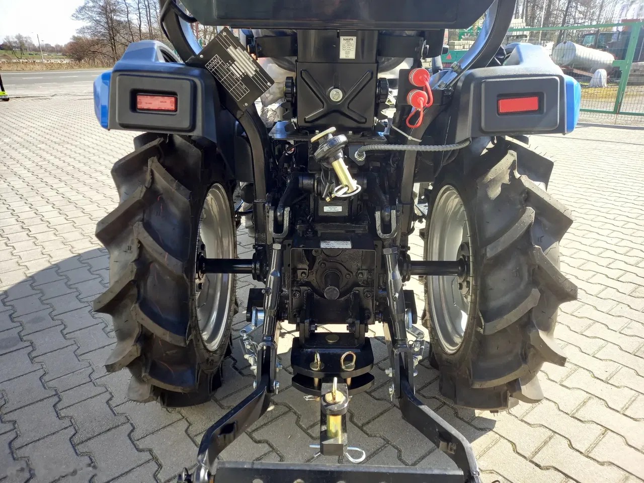 2025 Solis, Import Auf Lager in der EU — Foto 4 z 12