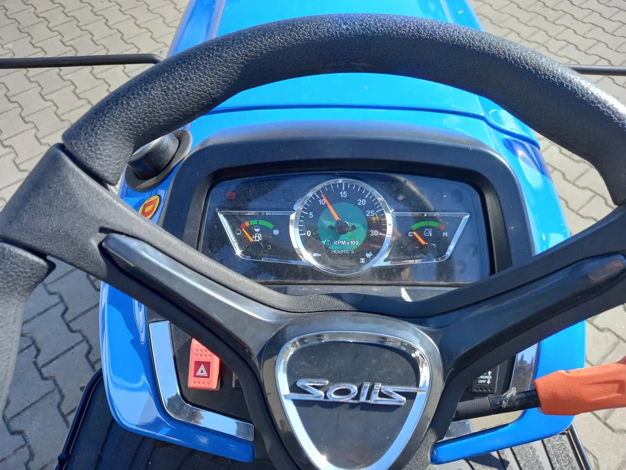 2025 Solis, Import Auf Lager in der EU — Foto 6 z 12