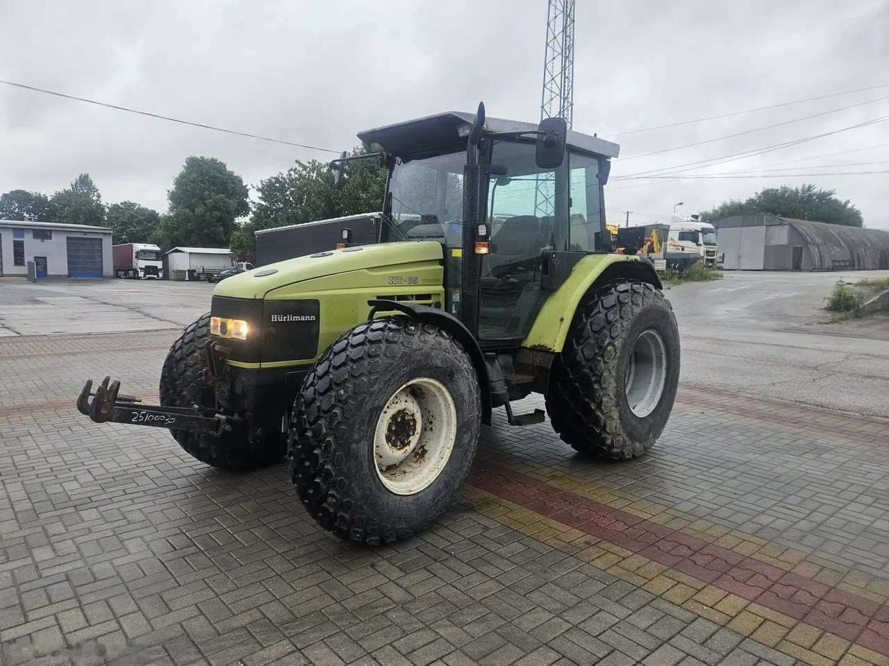 2004 Hurlimann XT 85, 9.031 mth, Import Auf Lager in der EU — Foto 1