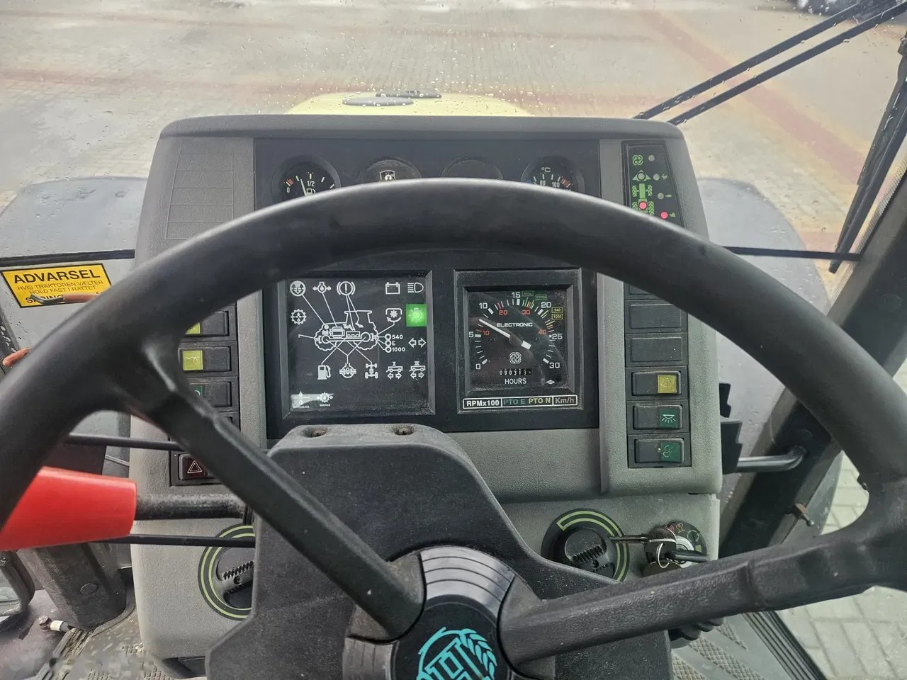 2004 Hurlimann XT 85, 9.031 mth, Import Auf Lager in der EU — Foto 7 z 10