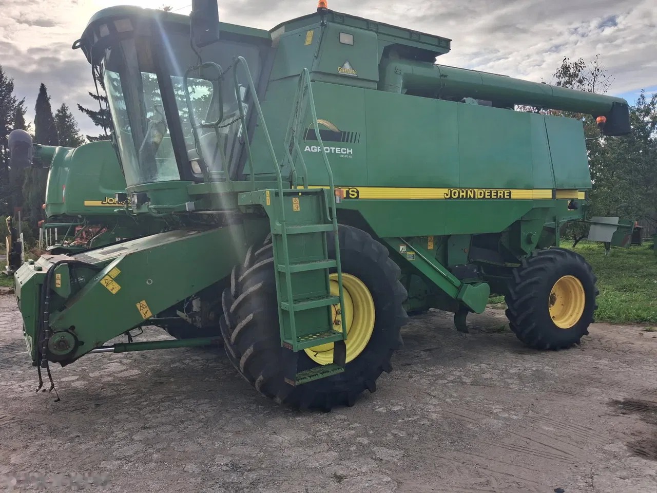 2000 John Deere, 2.620 mth, Import Auf Lager in der EU — Foto 2 z 8