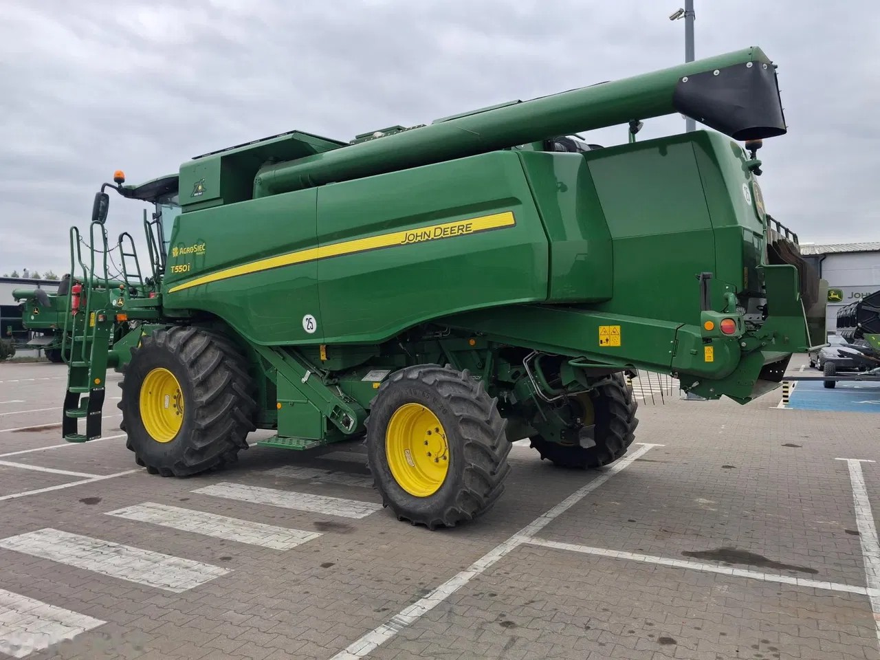 2022 John Deere T550, 861 mth, Import Auf Lager in der EU — Foto 2 z 16