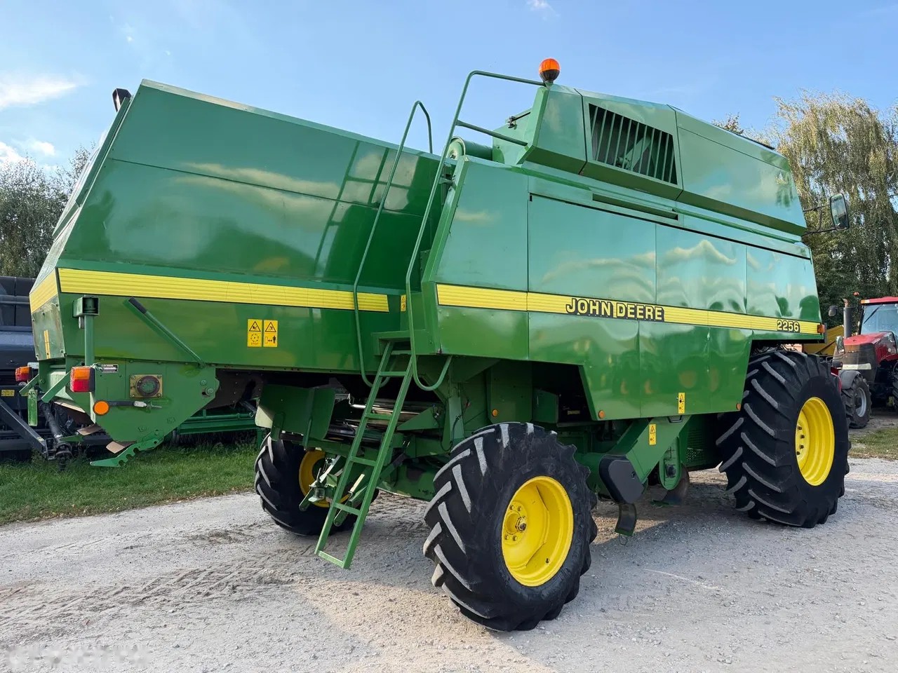 2001 John Deere 2256, Import Auf Lager in der EU — Foto 2 z 20