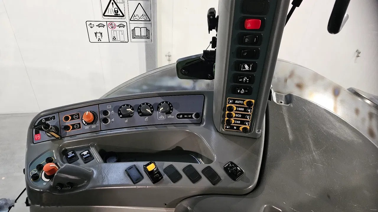2015 Valtra, 5.500 mth, Import Auf Lager in der EU — Foto 12 z 13