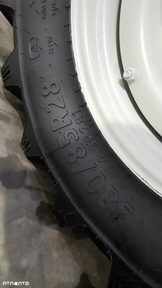 2017 Valtra, 5.500 mth, Import Auf Lager in der EU — Foto 11 z 15