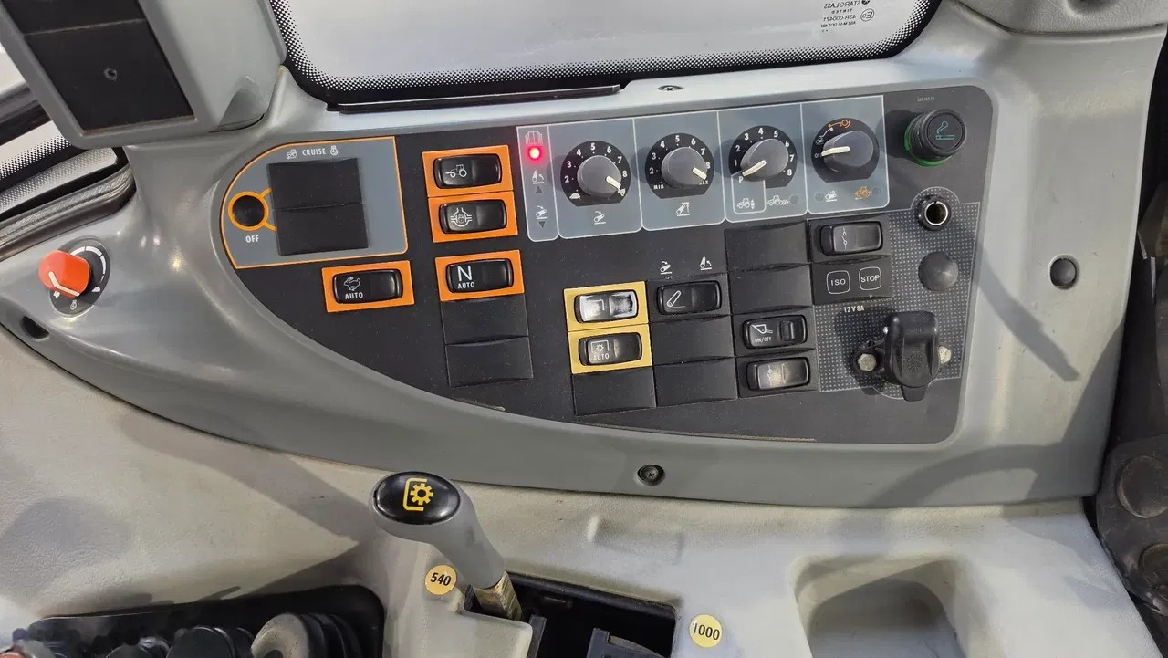 2013 Valtra, 7.500 mth, Import Auf Lager in der EU — Foto 12 z 14