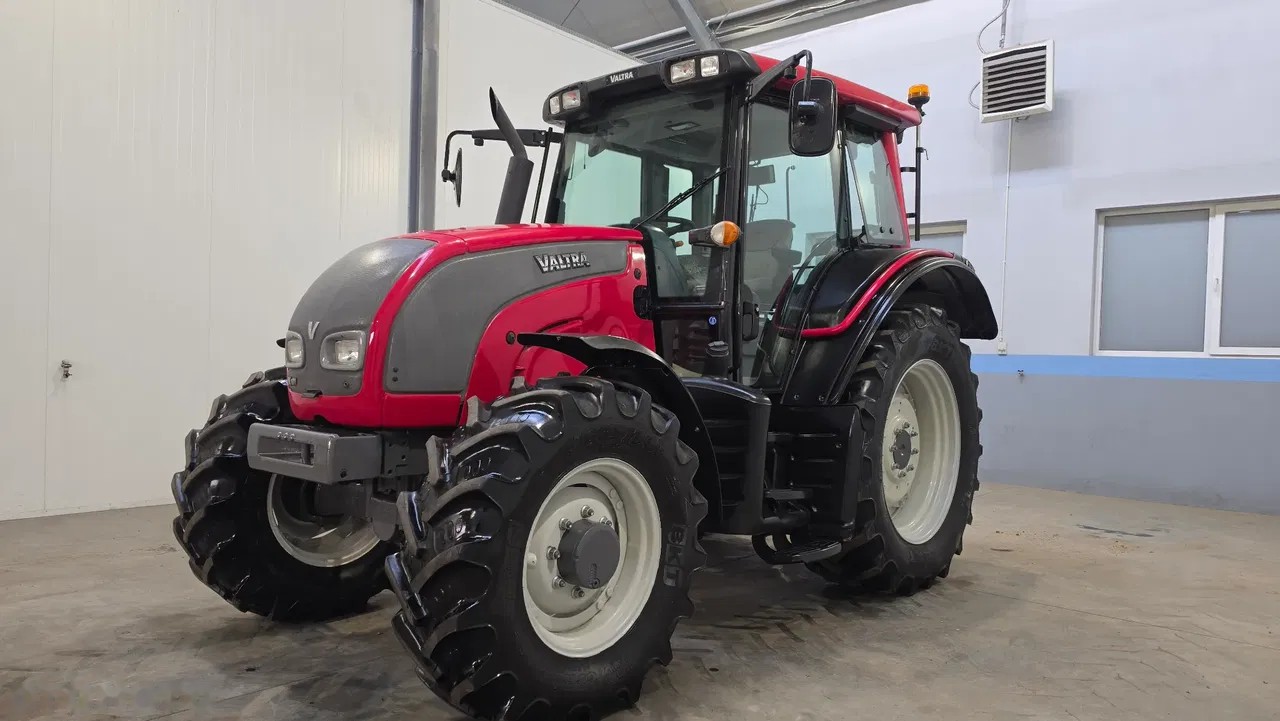 2013 Valtra, 7.500 mth, Import Auf Lager in der EU — Foto 2 z 14