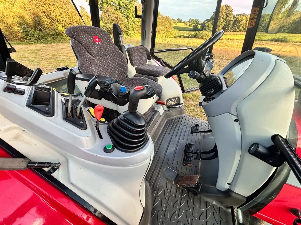 2004 Massey Ferguson, 7.752 mth, Import Auf Lager in der EU — Foto 8 z 20