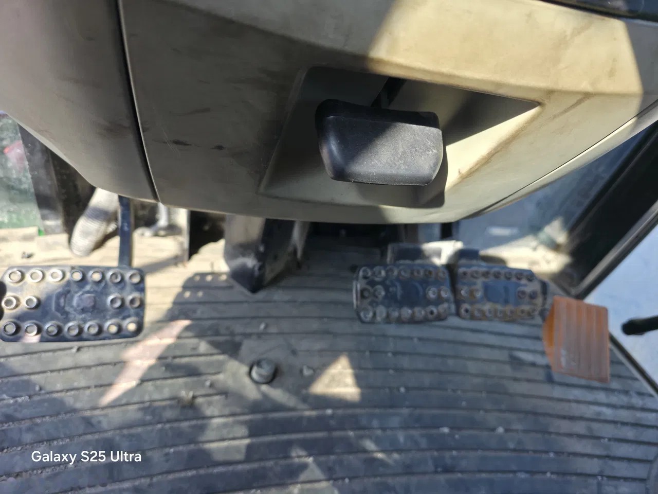 2017 John Deere 5075M, 2.331 mth, Import Auf Lager in der EU — Foto 10 z 22