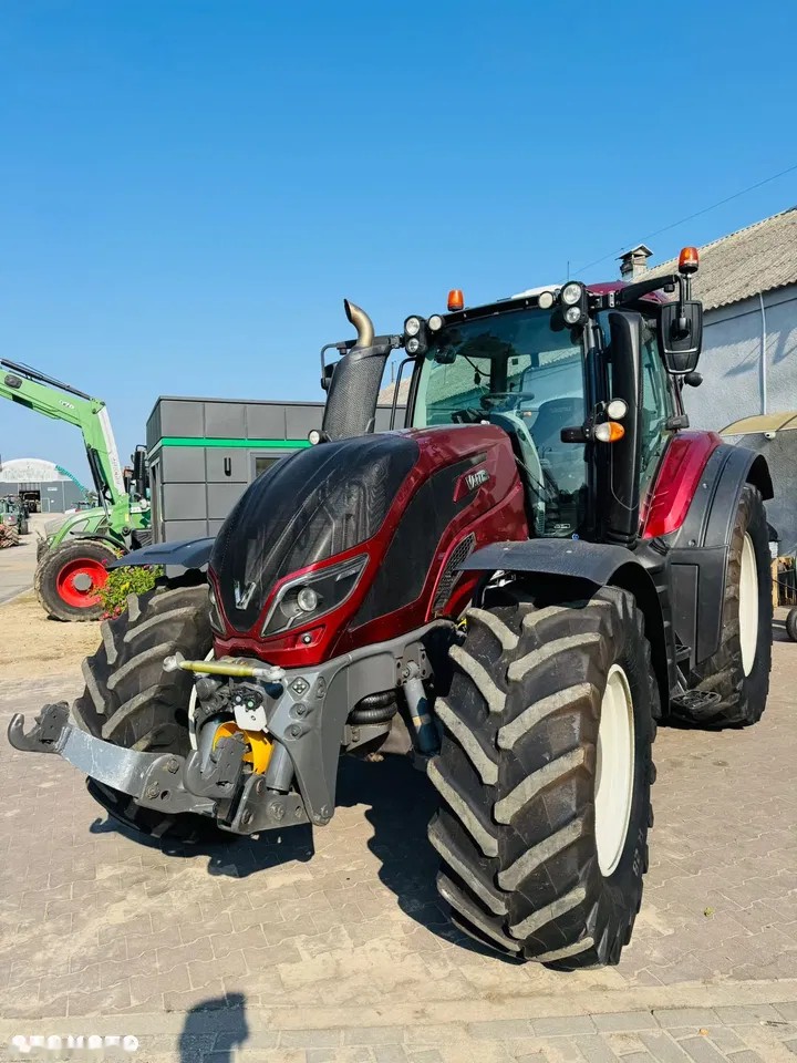 2018 Valtra T174 Versu, 5.671 mth, Import Auf Lager in der EU — Foto 1 z 16 2018 Valtra T174 Versu, 5.671 mth, Import Auf Lager in der EU — Foto 1 z 16