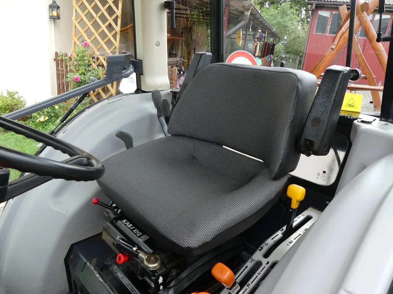 2005 Massey Ferguson, 1.949 mth, Import Auf Lager in der EU — Foto 7 z 24