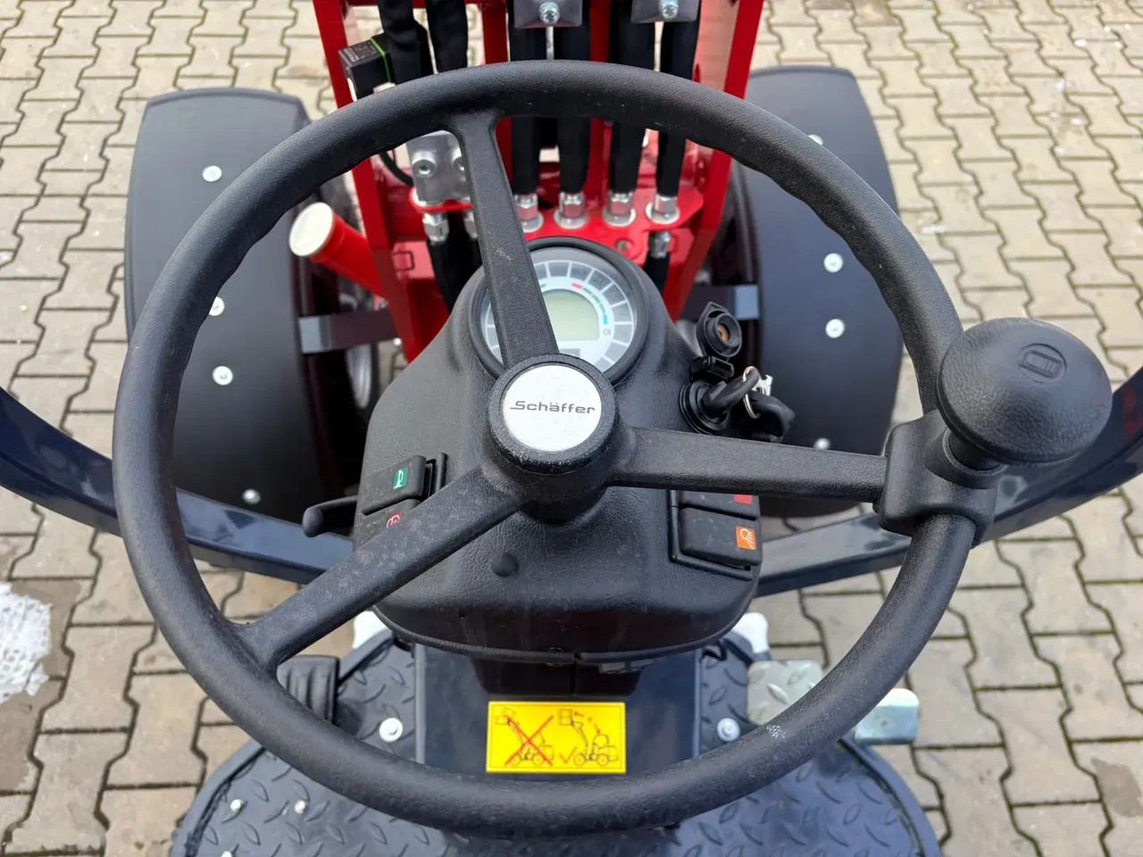 2026 Schaffer 2028, Import Auf Lager in der EU — Foto 11 z 15